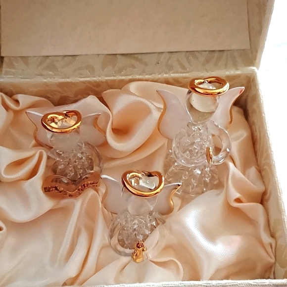 The Hope Chest 3 handmade Glass Angels inside of Music Box w/satin lining. - Picture 3 of 8